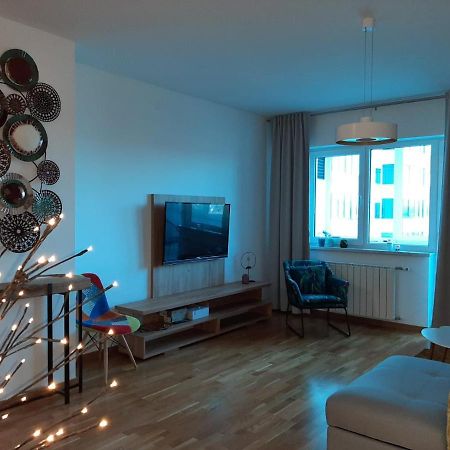 Bright, Modern & Cozy Apartment Tuzla Exterior photo