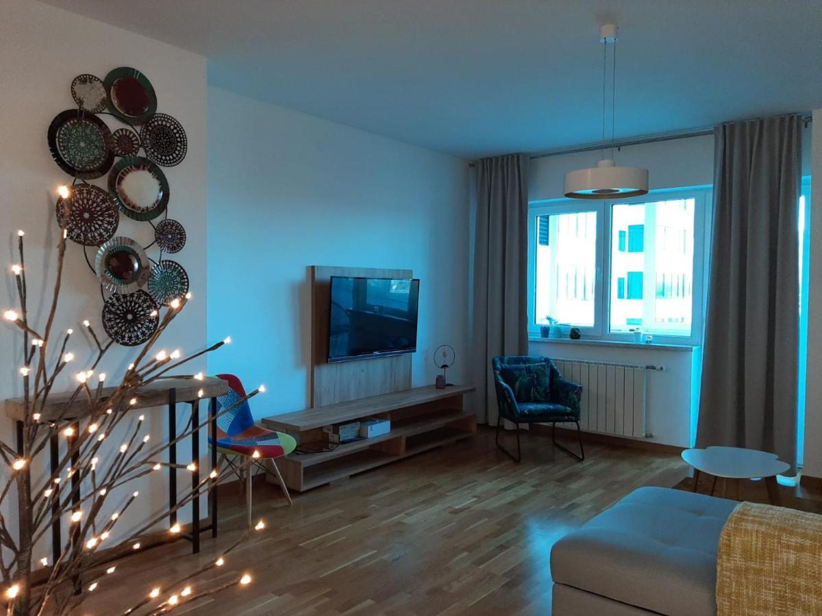 Bright, Modern & Cozy Apartment Tuzla Exterior photo